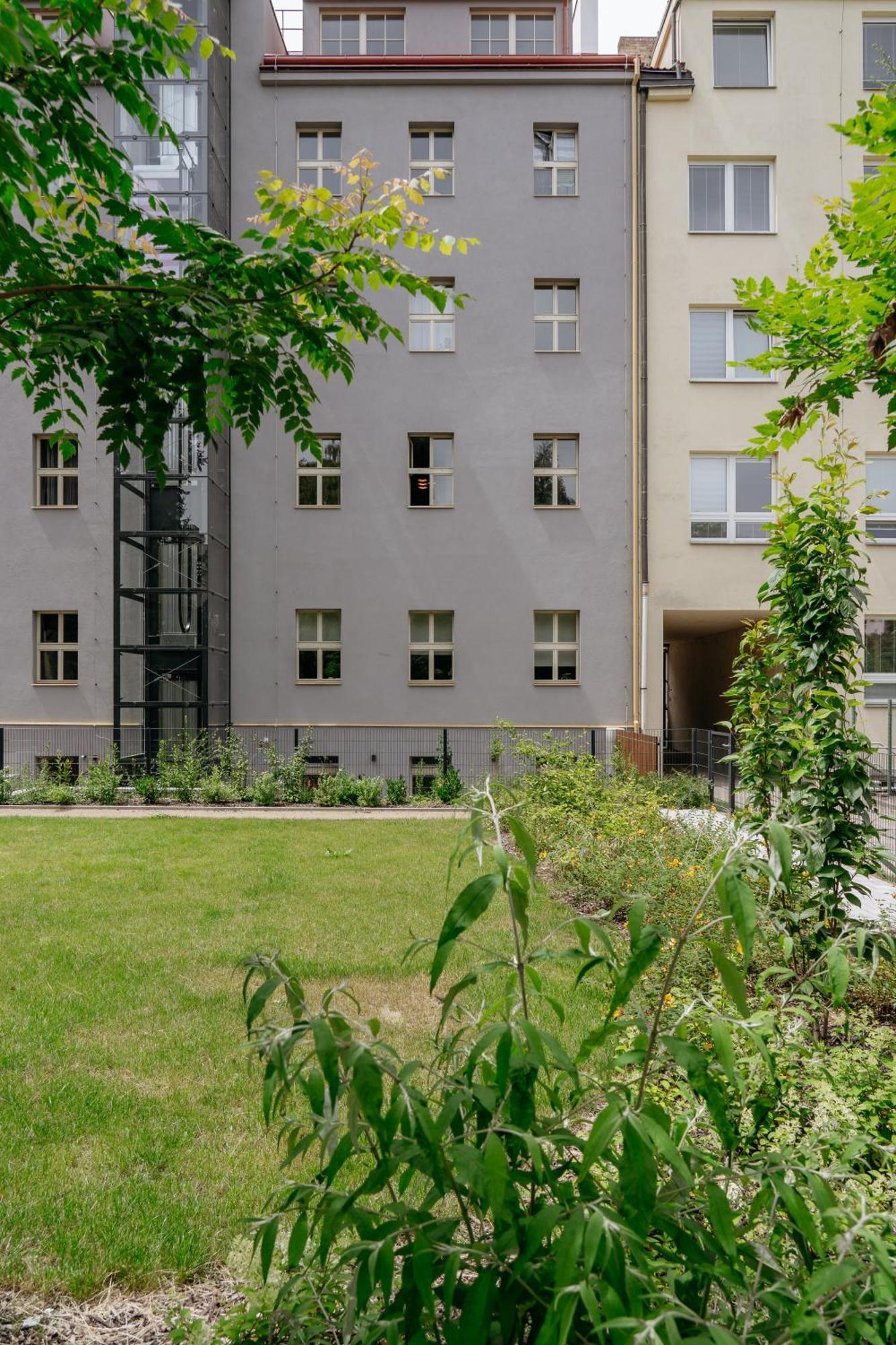 Days - - Easy Access Appartement