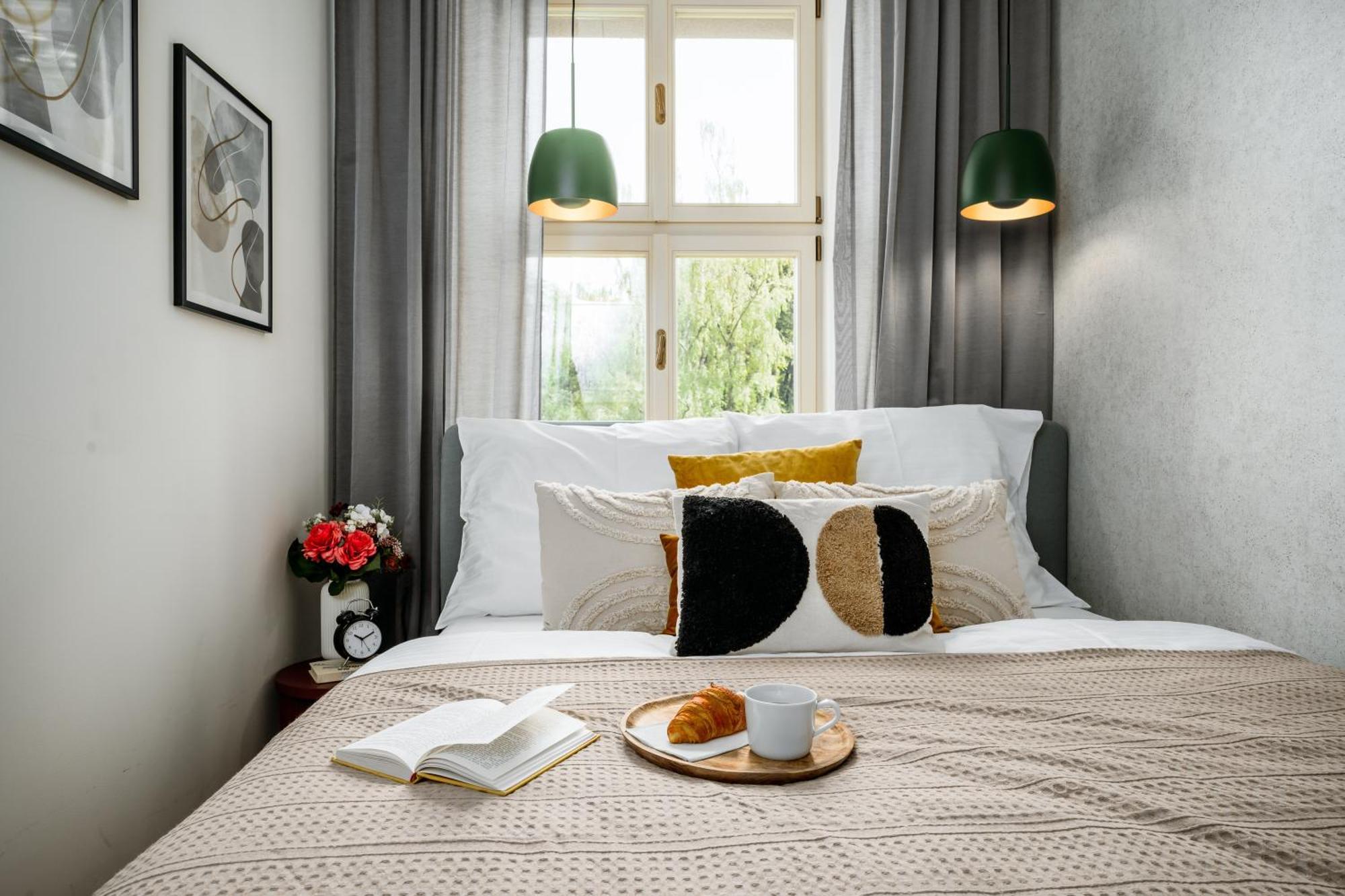 Days - - Easy Access Appartement *